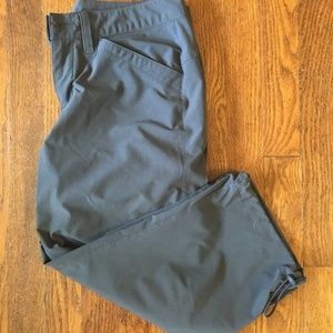 EUC Eddie Bauer Capris - Gray